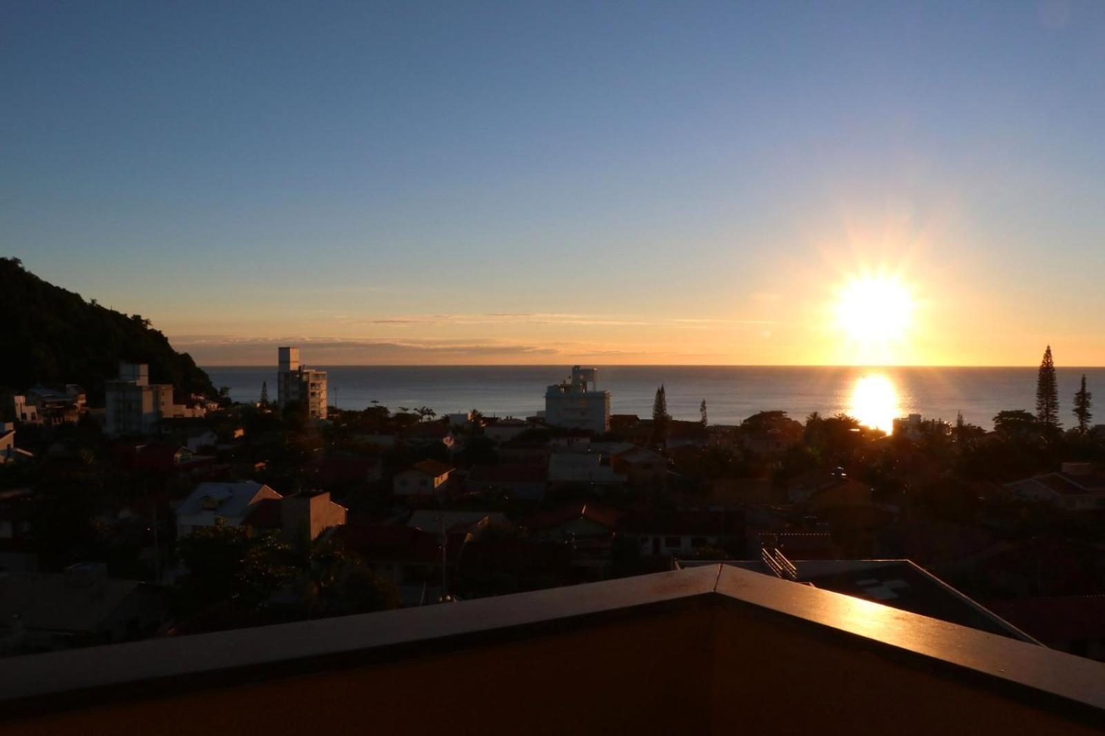 Curta Praia Do Quilombo - Lunata Penha  Luaran gambar